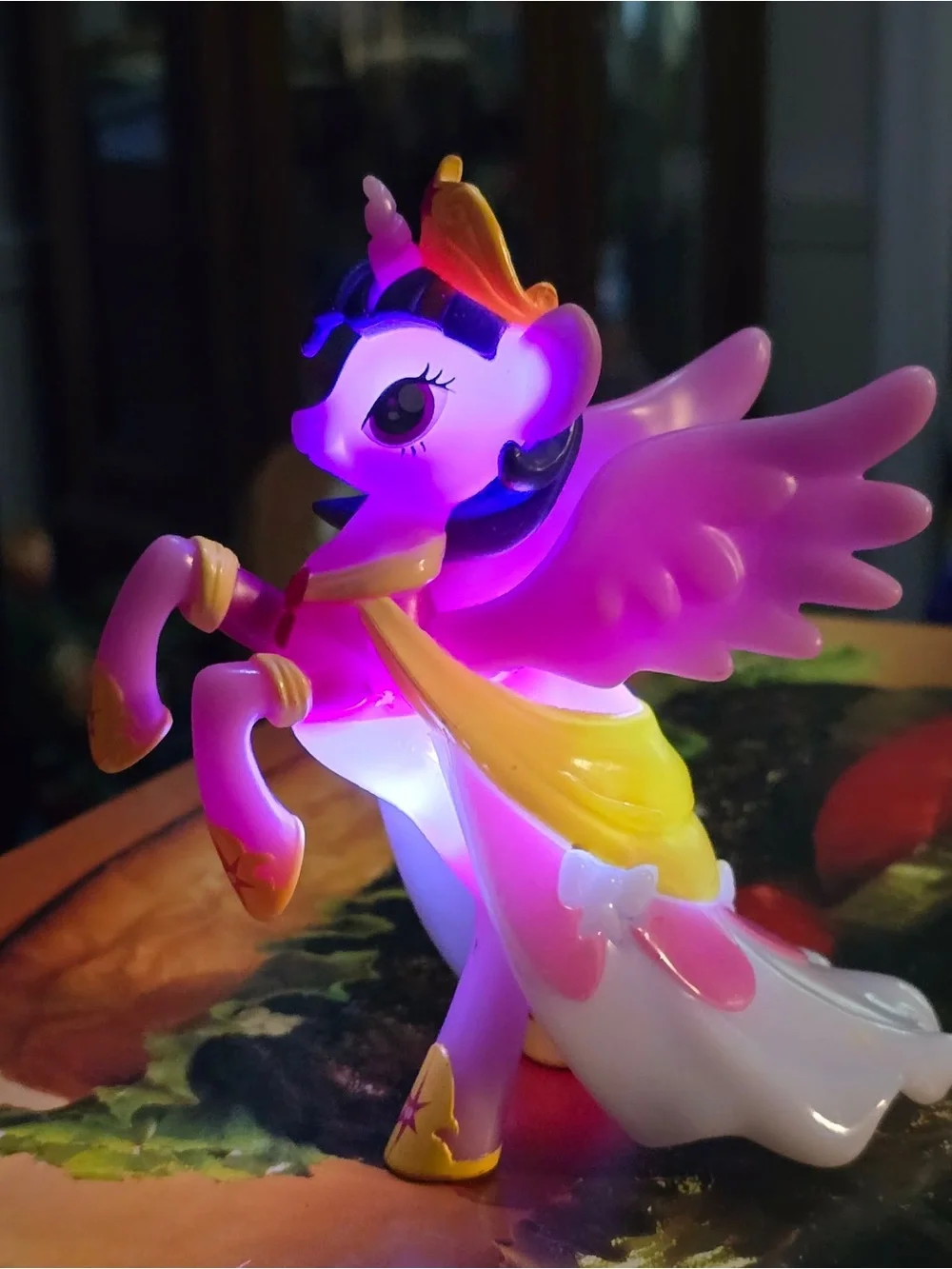 Hasbro My Little Pony Princess Twilight Sparkle Nite Friends Light Up Works